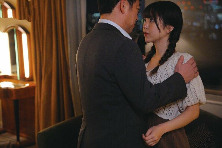 Cô bạn gái ngây thơ xinh đẹp và daddy số hưởng