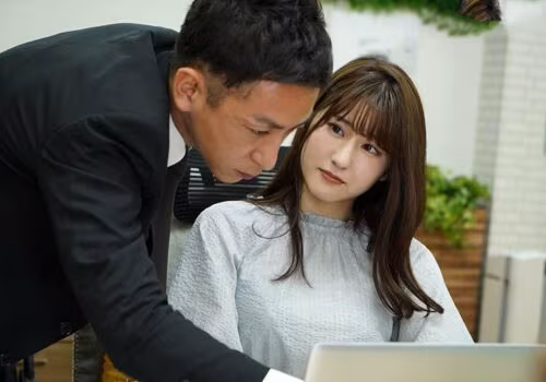 Địt em gái văn phòng làm thêm lúc ngoài giờ